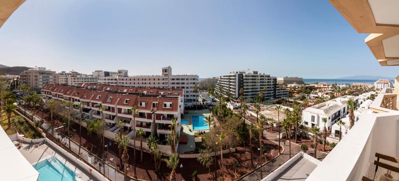 Homeforguest Modern And Recently Renovated Apartment In Arona Arona  Bagian luar foto